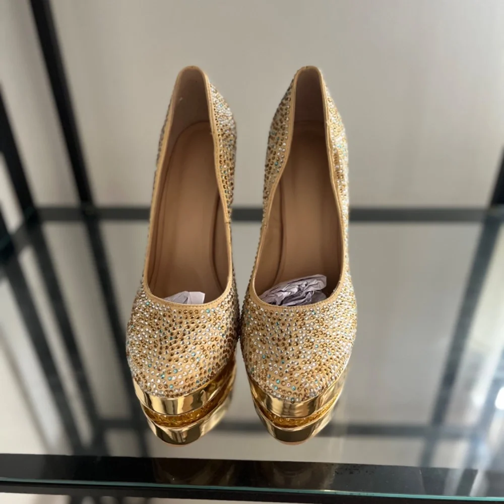 Shoes - Picture 2 of 3